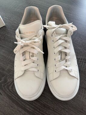 Mens Alexander McQueen White Leather Low-Top Sneakers